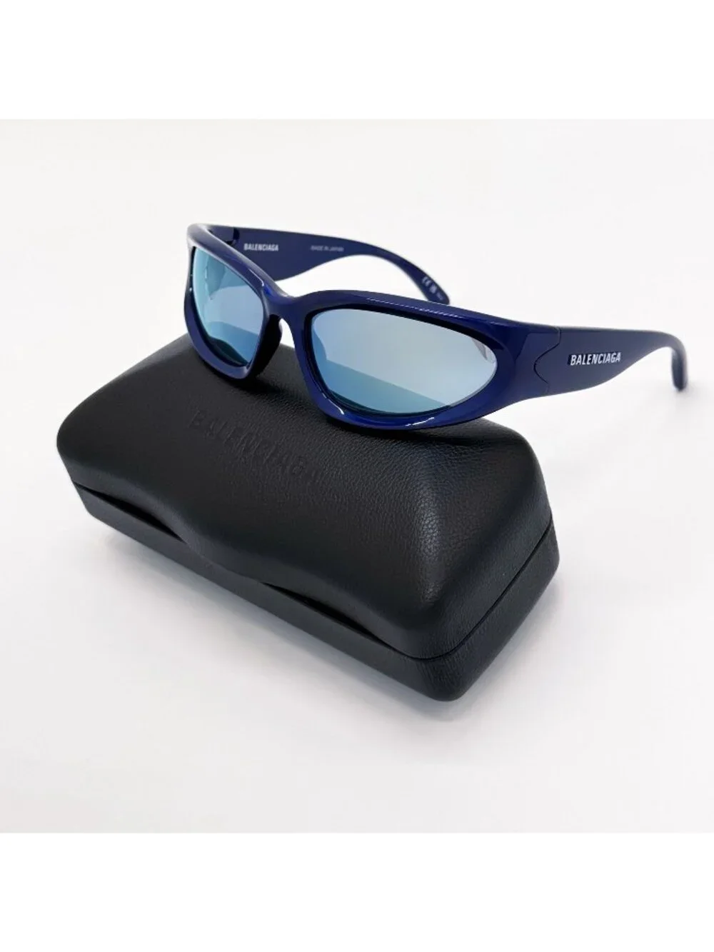 Balenciaga | Accessories | New Balenciaga Bb57s 009  display picture 1